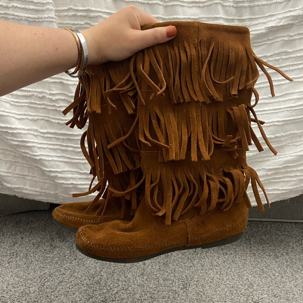 Chestnut Minnetonka Boots size 7